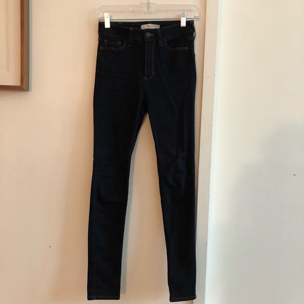 abercrombie & fitch skinny jeanse- size 25